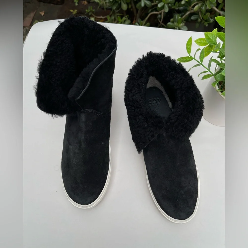 UGG Women's Lynus High Top Sneaker Black Suede Size 7.5 like new